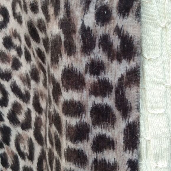 NWOT PRESTON & YORK Leopard Print 100% Acrylic Scarf Wrap with Fringe - Picture 5 of 13